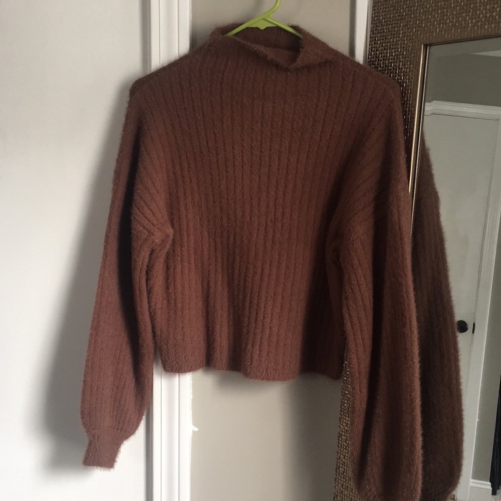 Nordstrom Prima cropped sweater. Size M.